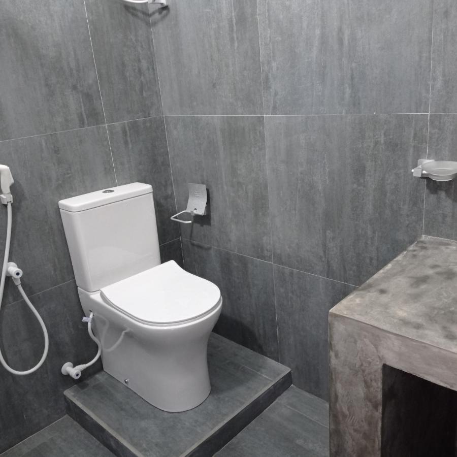 Appartamento Surf & Salt Weligama Esterno foto