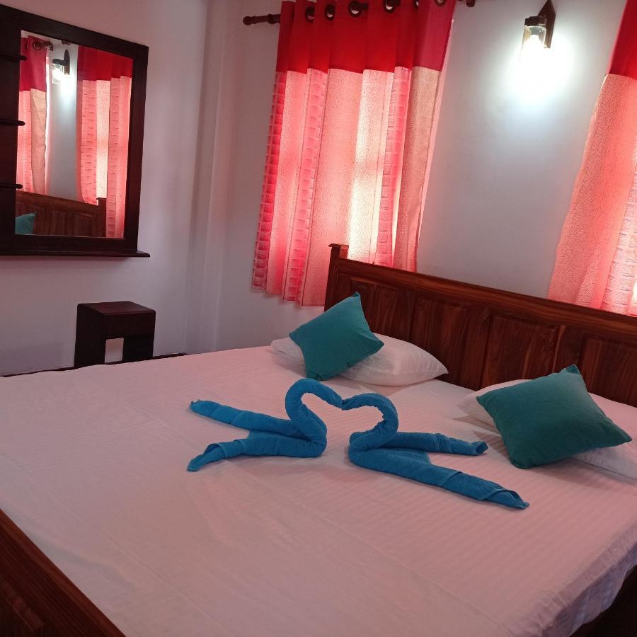 Appartamento Surf & Salt Weligama Esterno foto