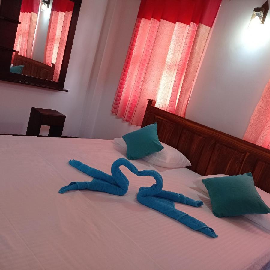 Appartamento Surf & Salt Weligama Esterno foto